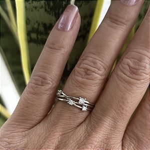 Anel feminino  Prata 925 e zirconias  brancas