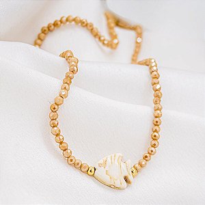 Chocker Cristais Bege com Pingentes Peixe Resina