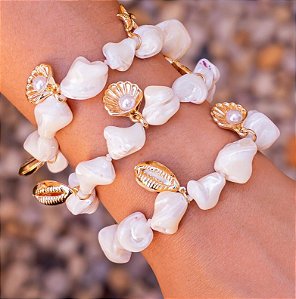 Pulseira Madrepérola Irregular com Pingentes Fundo do Mar