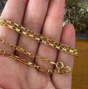 Corrente masculina com banho de ouro amarelo. Comprimento 60 cm. Peso 10 gramas