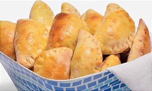 PASTELZINHO DE FORNO DE ESCAROLA COM CATUPIRUY