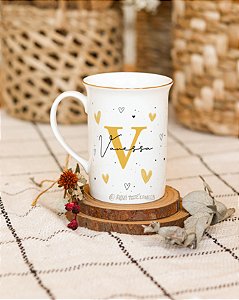 Caneca perla com borda dourada e arte corações