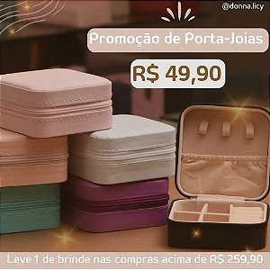 Chegaram nossos lindos Porta-Joias portáteis!!! 🥰 Ótimo pra levar aqueles looks pra viagem, na bolsa ou pra trocar durante o dia!   Uma ótima opção pro presente de final de ano, amoras!!! Impossível não amar!!! 🤩  💥 Porta Jóia Portátil - Cores Variadas
