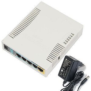 Roteador Mikrotik RB951Ui-2HnD 5 Portas 10/100 PoE 1 USB - RB951UI-2HND