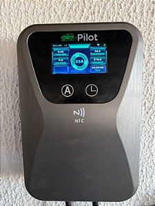 Carregador Wallbox 7,4KW 220V Tipo 2 Pilot com display ilustrativo