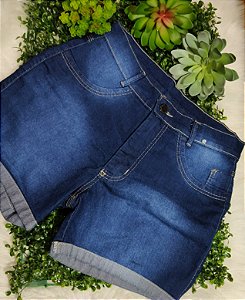 short jeans detalhado na perna