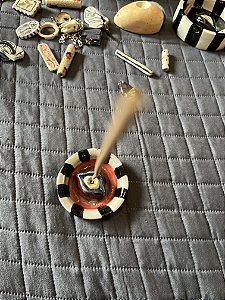 Incensário Besourosuco