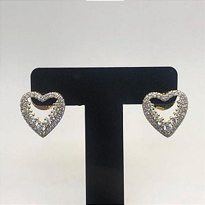 Brinco Coração Vazado Borda Interna Cravejado Folheado a Ouro 18K
