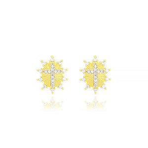Brinco Pequeno Cruz Oval Borda Cravejada Folheado a Ouro 18K