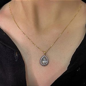 Colar Gota Cravejado Borda Rosa Folheado a Ouro 18K