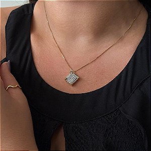Colar Quadrado Duplo Cravejado 3D Folheado a Ouro 18K