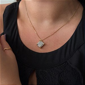 Colar Quadrado Duplo Cravejado 3D Folheado a Ouro 18K