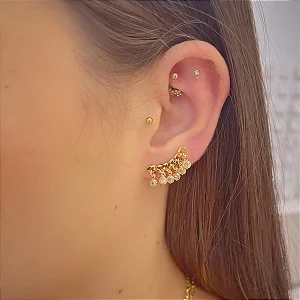 Brinco Earcuff Corrente Zirconias Pendurada Folheado a Ouro 18K