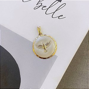 Pingente Espírito Santo Resina MadrePerola Folheado a Ouro 18k