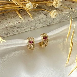 Brinco Argola Cravejada Coração Rosa Folheado a Ouro 18k