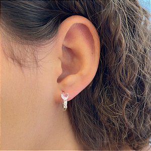 Brinco Argola Zircônias Cristais e Coração Rosa Folheado a Prata 925