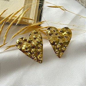 Brinco Coração Martelado Folheado a Ouro 18k