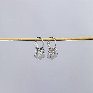 Brinco de Argola Pingentes 3 Corações Lisos Folheado a Prata 925