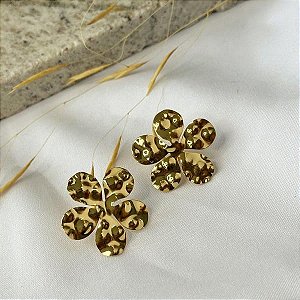 Brinco Flor Martelada