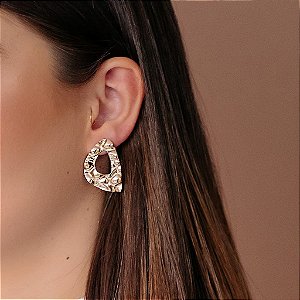 Brinco Gota Orgânica Martelada Folheado a Ouro 18k