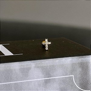 Piercing Cruz Cravejada Folheado a Ouro 18k