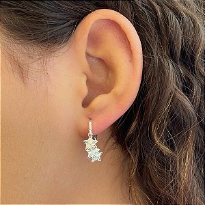 Brinco Argola 3 Pingentes de Estrelas Granitado Folheado a Prata 925