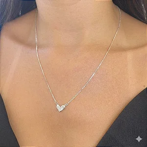 Colar Pingente Coração Cravejado Folheado a Prata 925