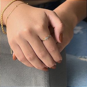 Anel Zircônia Oval E zircônias Redondas Folheado a Ouro 18k