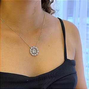 Colar Mandala Nossa Senhora Cravejada Folheada a Ouro 18k