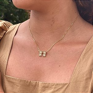 Colar Duas Meninas Cravejadas Folheado a Ouro 18K