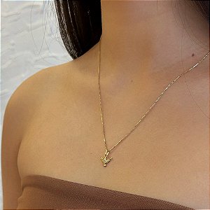 Colar Espírito Santo Pequeno Cravejado Folheado a Ouro 18k