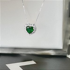 Colar Coração Verde com Borda Cravejada Folheado a Prata 925