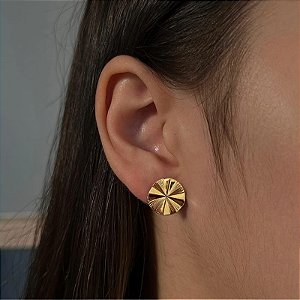 Brinco Redondo Orgânico P Folheado a Ouro 18K