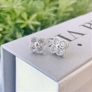 Brinco de Trevo com Zirconias Cristais Folheado a prata 925