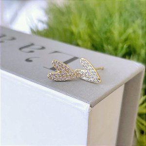 Brinco de Coraçao Alongado Cravejado Folheado a ouro 18K