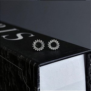Brinco Circulo Cravejado Ponteiras Folheado a prata 925