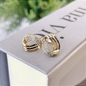 Brinco Oval Fios Lisos e Fios Cravejados Ondulados Folheado a ouro 18K