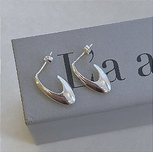 Brinco de Argola Aberta Filetada em formato de Gota Grande