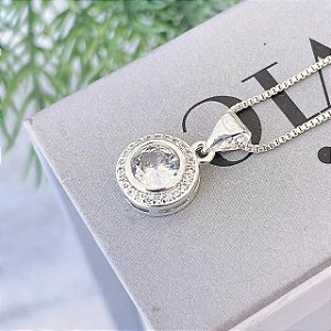 Colar Redondo Com Zirconia Cristal Central e Borda Cravejada Folheado a prata 925