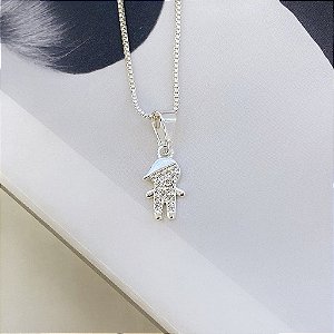 Colar Menino Cravejado Boné Folheado a Prata 925