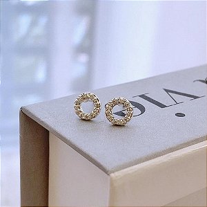 Brinco de Circulo Cravejado Vazado Folheado a prata 925