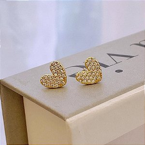 Brinco de Coraçao Pave Cravejado Folheado a Ouro 18k