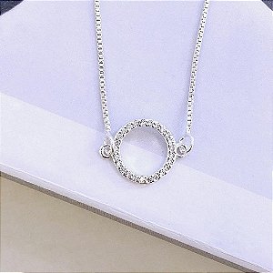 Colar Redondo Borda Cravejada com Zirconias Cristais Folheado a Prata 925