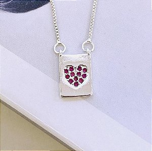 Colar de Escapulário com Coraçao Cravejado Vermelho Folheado a prata 925