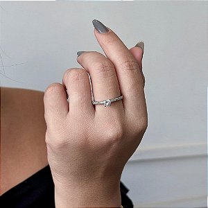 Anel Aparador Cravejado e Zircônia Solitária Steel