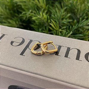 Argola Retangular Fio Liso Abaulado P Folheado a ouro 18K