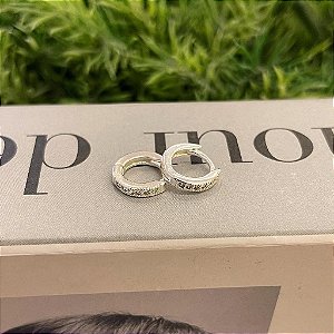 Brinco de Argola 1 Fio Cravejado Folheado a prata 925