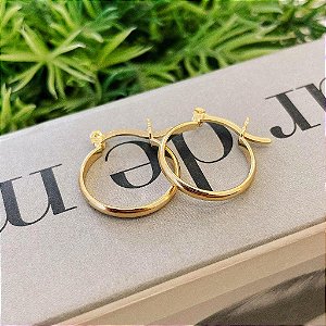Brinco de Argola Fio Slin Lisa e Fecho Italiano Folheado a ouro 18K