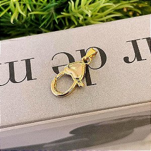 Pingente Formato de Fecho Lagosta e Coração Folheado a ouro 18K