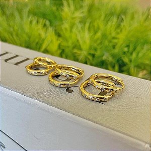 Trio de Argolas 5 Zirconias Redondas Cravadas Folheado a ouro 18K